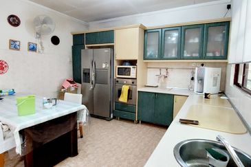 Bukit Jelutong (beside field)