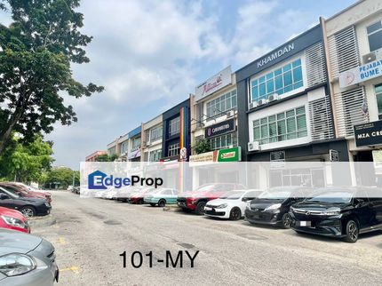 Facing mainroad walking distance to lrt sek 7 3 sty shah alam, Selangor, Shah Alam