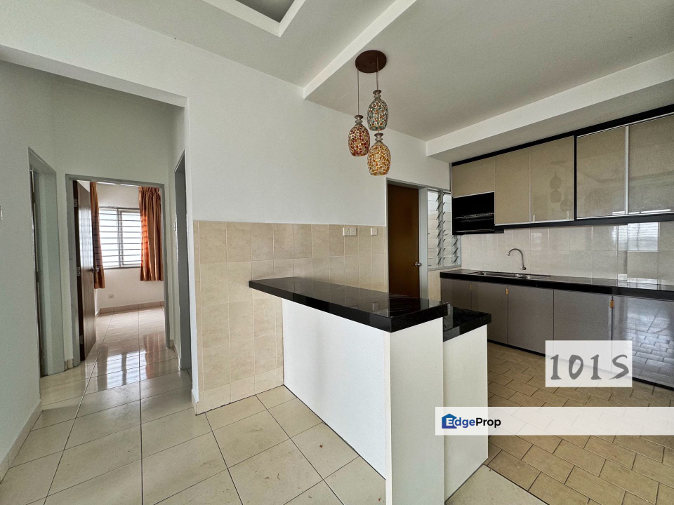 GOOD CONDITION Lagoon suite condo kota kemuning FREEHOLD prime locatio, Selangor, Kota Kemuning