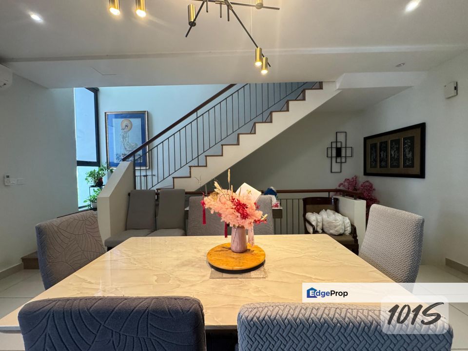 Move in condition fully furnish twenty 257 3 sty landed for sale, Selangor, Kota Kemuning