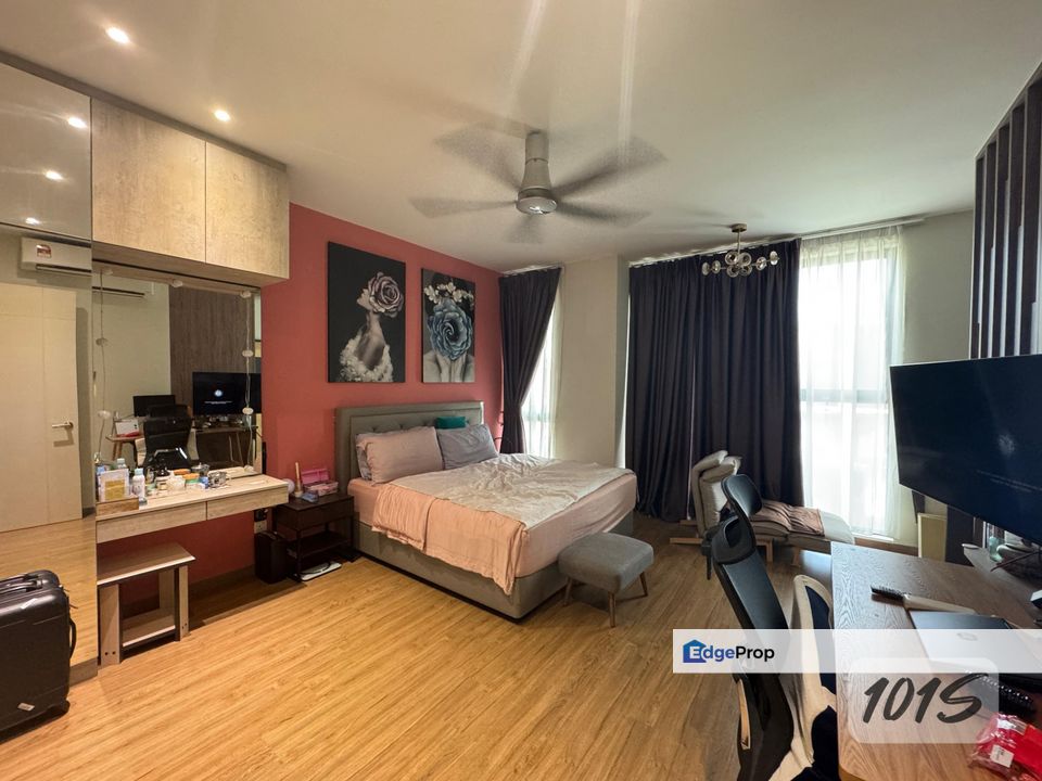 Move in condition fully furnish twenty 257 3 sty landed for sale, Selangor, Kota Kemuning