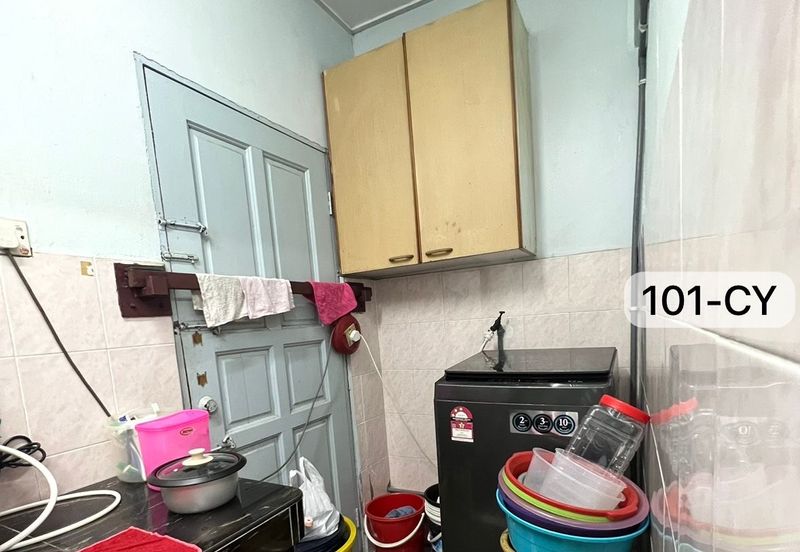 Jalan Selat Selatan 17