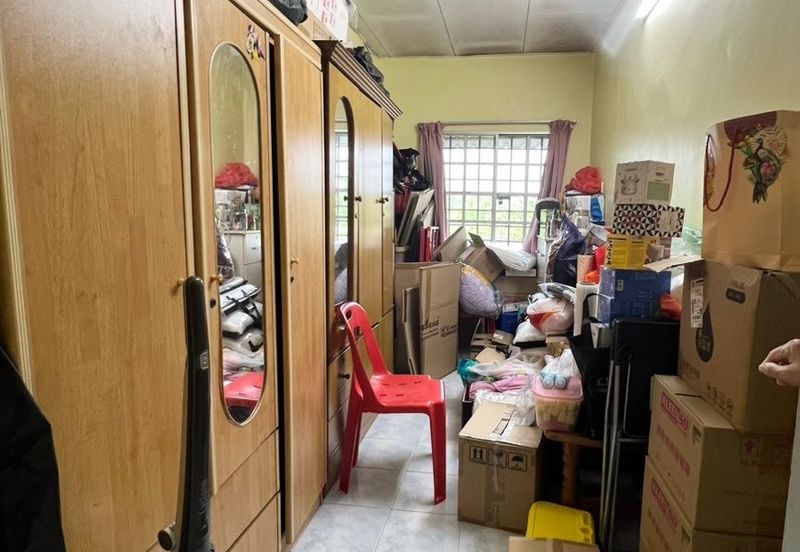 Jalan Selat Selatan 17