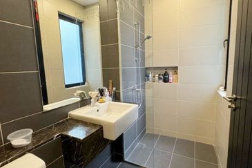 Duta Villa, Setia Alam