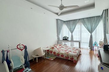 Duta Villa, Setia Alam