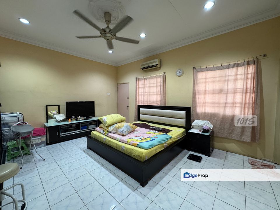 Pekan meru klang selangor 2 storey terrace house for sale renovated kitchen extend klang, Selangor, Klang