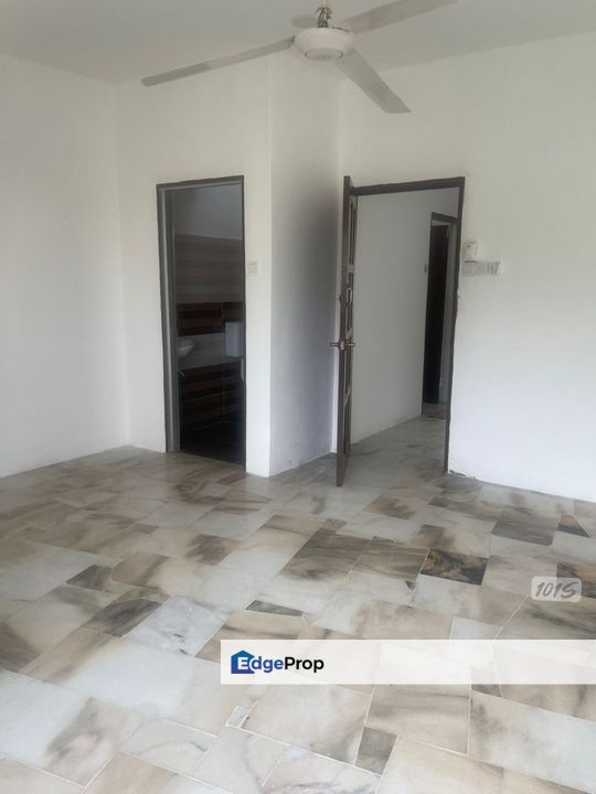 Pekan meru klang selangor 2 storey terrace house for sale 18x65 klang, Selangor, Klang