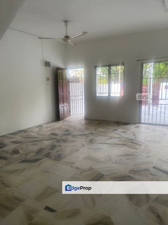 Pekan meru klang selangor 2 storey terrace house for sale 18x65 klang, Selangor, Klang