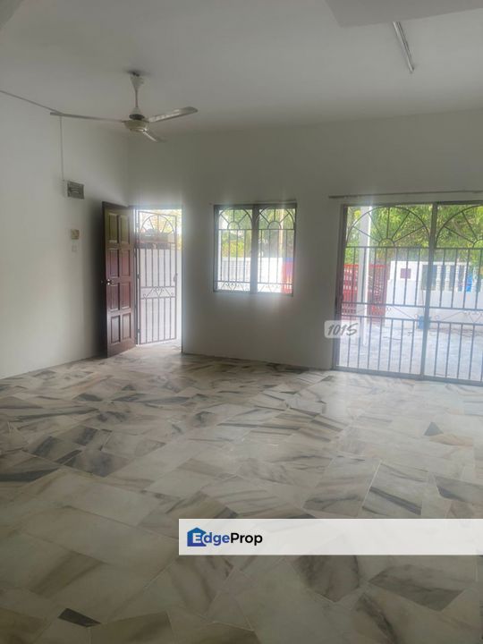 Pekan meru klang selangor 2 storey terrace house for sale 18x65 klang, Selangor, Klang