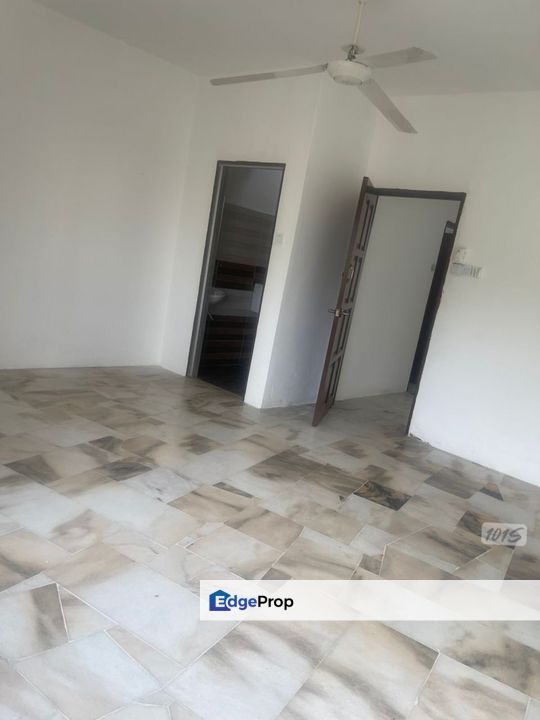 Pekan meru klang selangor 2 storey terrace house for sale 18x65 klang, Selangor, Klang