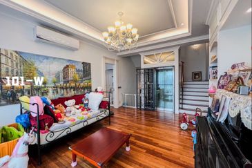 Duta Villa, Setia Alam