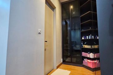 Endlot With Fully Furnish Tip Top Condition 2 Sty Setia Wawasan 