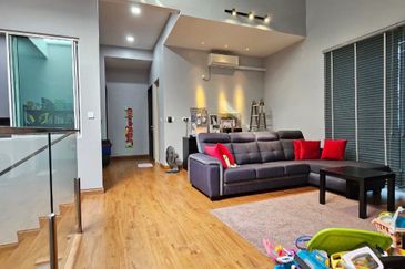 Endlot With Fully Furnish Tip Top Condition 2 Sty Setia Wawasan 