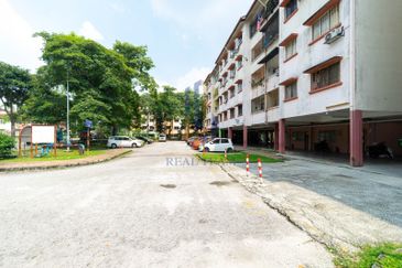 Pangsapuri Desa Subang