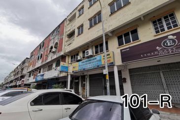 West Port, Pulau Indah