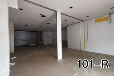 West Port, Pulau Indah