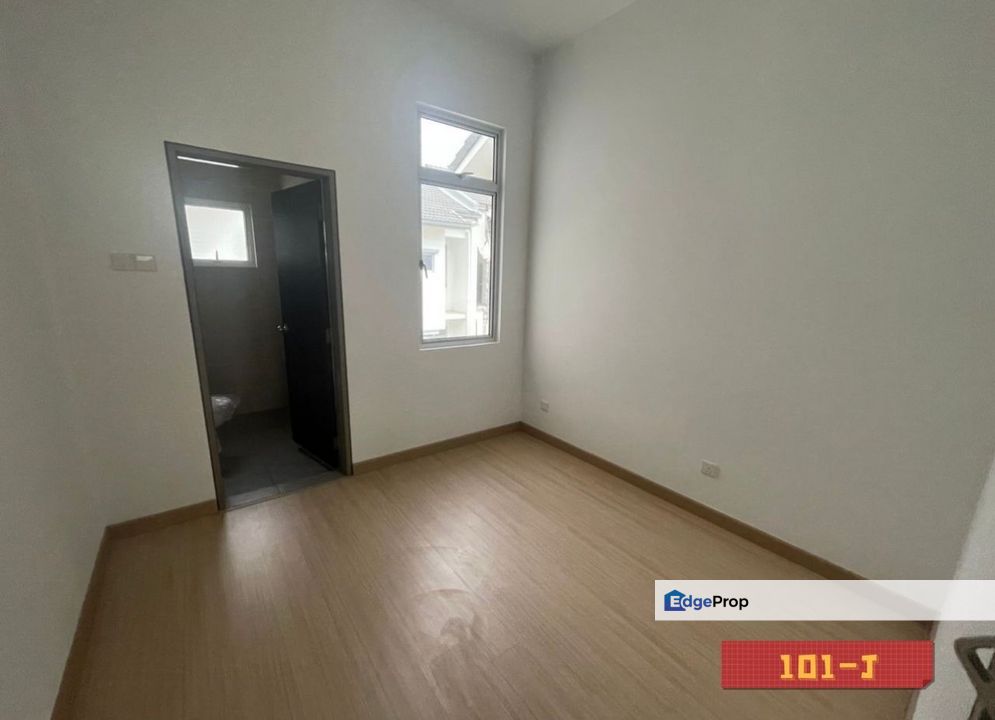 Brand New Unit Terrace Setia Bayuemas Klang, Selangor, Klang