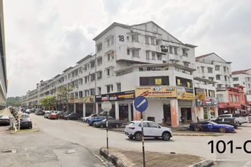 Dataran Otomobil, Seksyen 15