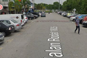 {Facing Open Shoplot} @  Bukit raja 11th Avenue (Eleven Avenue Bandar Bukit Raja) Klang