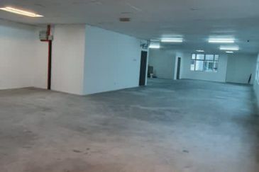 {Facing Open Shoplot} @  Bukit raja 11th Avenue (Eleven Avenue Bandar Bukit Raja) Klang