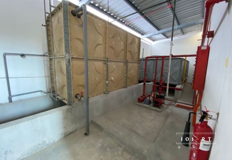 Ready move in -  ⁠Strategic location - SemiD Warehouse Factory@ Seksyen 33 Shah Alam