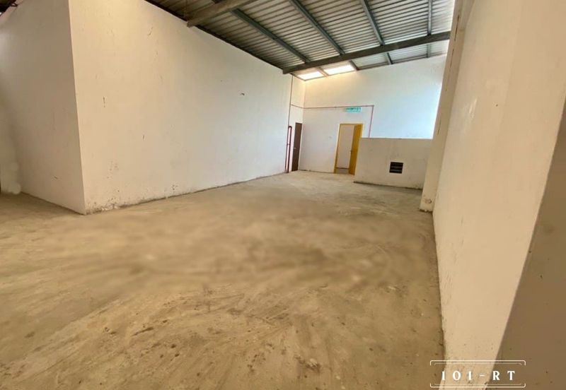 Ready move in -  ⁠Strategic location - SemiD Warehouse Factory@ Seksyen 33 Shah Alam