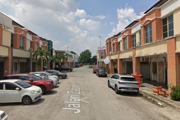 {Strategic Location} 1st Floor Shop Office for Sales @ Bandar Bukit Raja, Zapin