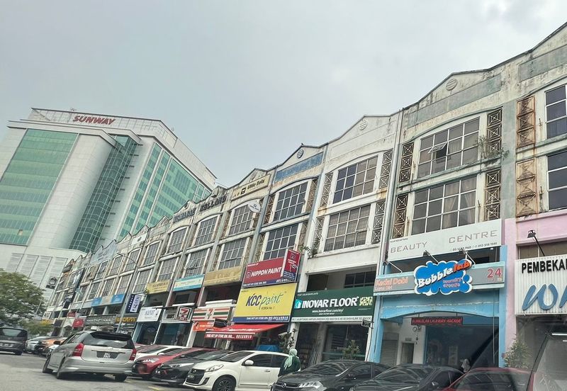 {Hot Area‼} 4 Storey Shoplot @ Seksyen 9, Shah Alam