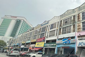 {Hot Area‼} 4 Storey Shoplot @ Seksyen 9, Shah Alam