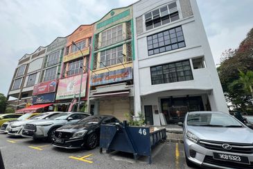 {Hot Area‼} 4 Storey Shoplot @ Seksyen 9, Shah Alam