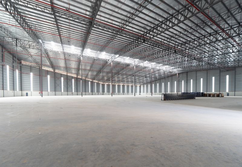 Elevated / Strategic Located Warehouse! U10 Shah Alam, Near Setia Alam, DASH