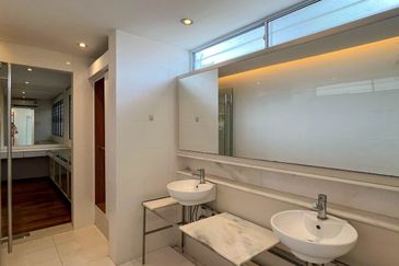 Bungalow Size! @ D'Kayangan, Seksyen 13 Shah Alam