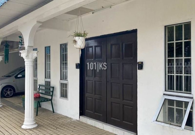 BIG LAND AREA! Single Storey Bungalow Corner Lot! Taman Gembira Klang