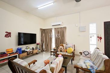 2 Sty Semi D CORNER LOT!  Mohd Tahir , Taman Saujana , Klang