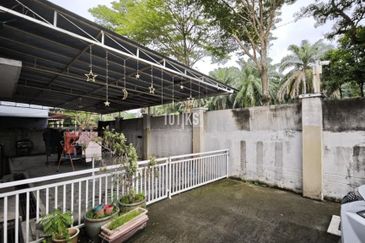 2 Sty Semi D CORNER LOT!  Mohd Tahir , Taman Saujana , Klang