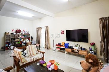 2 Sty Semi D CORNER LOT!  Mohd Tahir , Taman Saujana , Klang