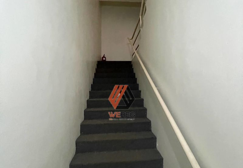 Facing Main Road Bandar Puteri Klang 3 Storey Shop for Sale