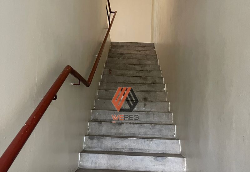 Facing Main Road Bandar Puteri Klang 3 Storey Shop for Sale