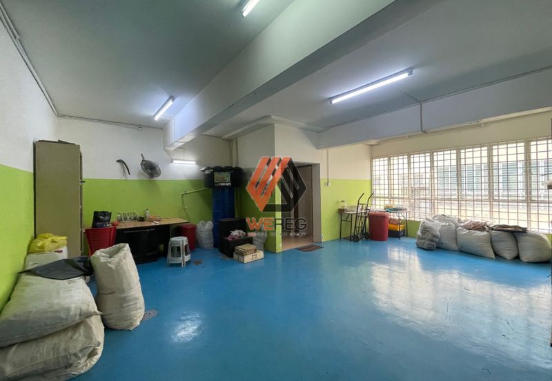 Facing Main Road Bandar Puteri Klang 3 Storey Shop for Sale