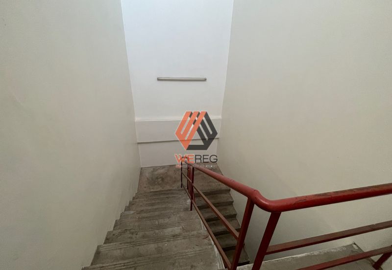 Facing Main Road Bandar Puteri Klang 3 Storey Shop for Sale