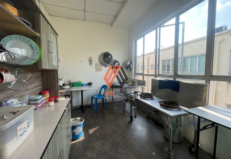 Facing Main Road Bandar Puteri Klang 3 Storey Shop for Sale