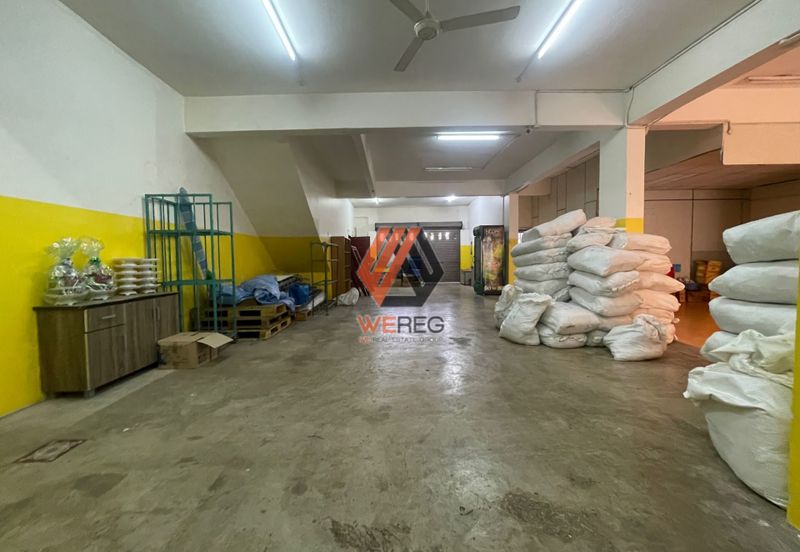 Facing Main Road Bandar Puteri Klang 3 Storey Shop for Sale