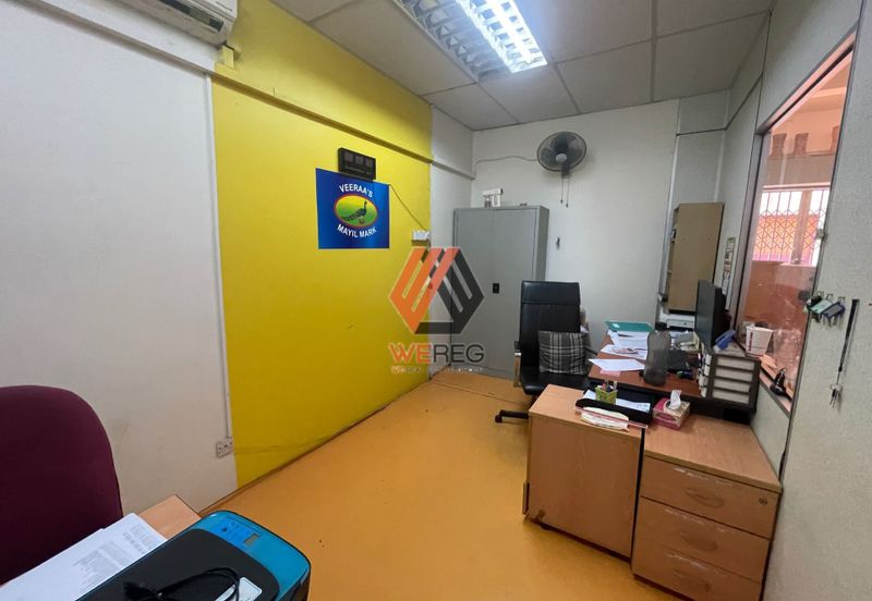 Facing Main Road Bandar Puteri Klang 3 Storey Shop for Sale