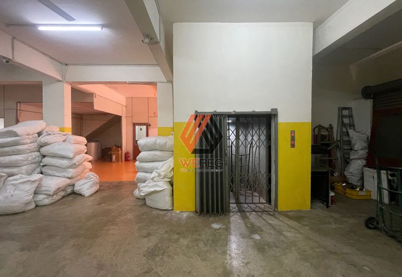 Facing Main Road Bandar Puteri Klang 3 Storey Shop for Sale