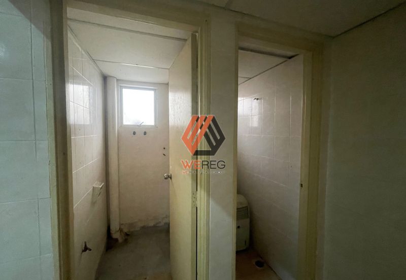 Facing Main Road Bandar Puteri Klang 3 Storey Shop for Sale