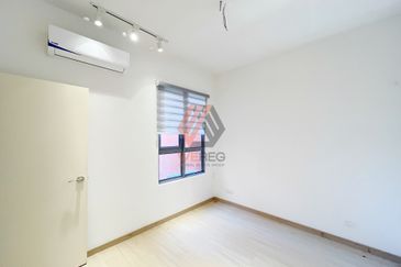 Gravit8 @ Klang South