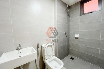 Gravit8 @ Klang South