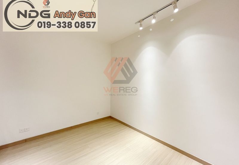 Gravit8 @ Klang South