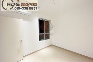 Gravit8 @ Klang South