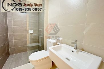 Gravit8 @ Klang South